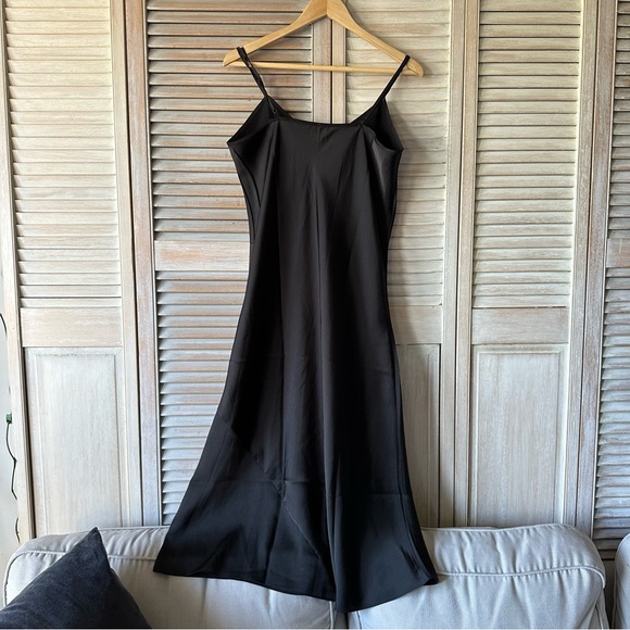 Knix x Birds Papaya Dress - Picture 2 of 6